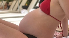 Známa herečka sa stala prvýkrát mamou. Utajila to len pár dní