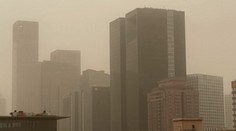 VIDEO: Severovýchodom Číny a Pekingom sa prehnala silná piesočná búrka. Zasiahla stámilióny ľudí