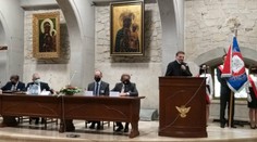 Poľskí hygienici vytiahli v boji proti COVID-u nečakanú zbraň. Dvojdňové modlitby