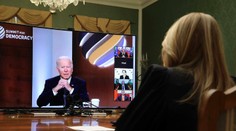 Prezidentka Čaputová na online summite s Bidenom: Dôležitou témou boli hoaxy