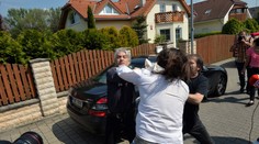 Rychtářa zmlátil fanúšik. Priznal, že Ivetin list na rozlúčku sfalšoval