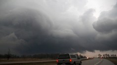 Tornádo zabilo manželský pár. Záchranári vedľa nich našli ich živé dieťa