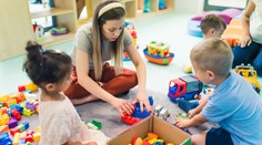 Začali sa zápisy do škôlok. Od septembra budú musieť okrem predškolákov prijať aj všetky štvorročné deti