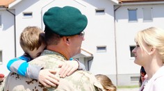 Vojaci sa lúčili s rodinami. Nová várka mieri do Afganistanu