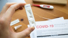 Kedy ísť na PCR test a dostanem potvrdenie o prekonaní po samotestovaní? (Otázky a odpovede)