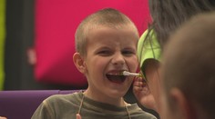 Vyše polovica detí potrebuje strojček