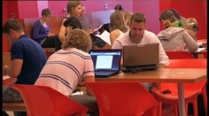 Vysokú školu v Sládkovičove obvinili z prelievania peňazí. Tá to odmieta