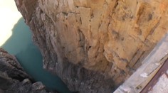 Najnebezpečnejší chodník na svete opäť otvorili. Len pre odvážnych!