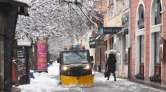 Sneženie v nedeľu poľaví. V týchto regiónoch by však aj tak malo pribudnúť niekoľko centimetrov