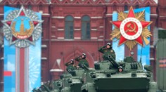 OBRAZOM: Prehliadky na Červenom námestí sa zúčastnilo cez 12-tisíc vojakov a 190 kusov techniky