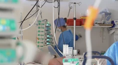 Opäť pribudlo obrovské množstvo infikovaných, počet hospitalizovaných presiahol hranicu 2000