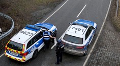 Tragický čin otriasol Nemeckom. Pri cestnej kontrole zastrelili dvoch mladých policajtov