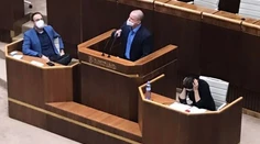 Opäť cirkus v parlamente. M. Mazurek nadával odborníkom do fašistov, M. Kolíková mu to vrátila