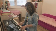 Rakovina jej vstúpila do života až dvakrát, ona sa však nevzdala. Pozrite si príbeh speváčky Stefi