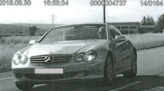 Pri Tlmačoch prekročil rýchlosť o takmer 100 km/h. Policajti mu "nadelili" mastnú pokutu