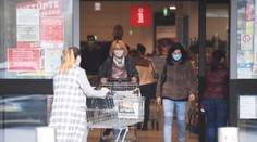 Od soboty môžu byť dlhšie otvorené obchody, nakúpia v nich aj nezaočkovaní