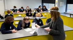 V Anglicku otvorili školy. Deti sa budú testovať na COVID-19 dvakrát týždenne