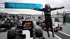 Hamilton prekonal Schumacherov rekord v počte víťazstiev