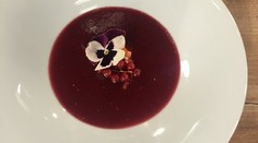 Višňová polievka s ovsenými vločkami