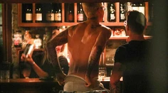 Justin Bieber potešil dôchodkyňu. Venoval jej horúci tanec hore bez