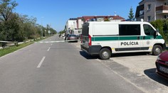 Streľba v Miloslavove vydesila miestnych. Muž mieril na auto taxislužby
