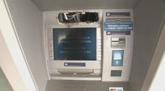 Bankomatový zlodej z Prešova je poriadny babrák. Dieru vypálil na zlom mieste