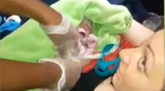 Kamera zachytila príchod nového života. Mamička porodila v lietadle