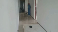 Prespával vo firme, pretože nemal kde bývať. Ráno ho našli mŕtveho
