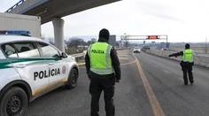 Dopravní policajti spustili akciu, vodičov po zastavení preskúšajú. Toto by ste mali ovládať