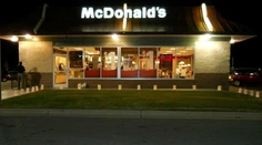 Americký senátor vyzval McDonald’s, aby zvýšil minimálnu mzdu tak ako Amazon