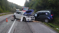 Vážna nehoda v Žilinskom kraji. Po zrážke dvoch áut je už cesta prejazdná