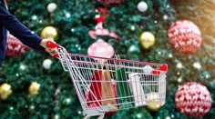 Vianoce boli štedrejšie: Slováci míňali na nákupy ešte viac ako pred rokom
