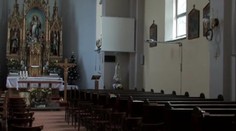 V slovenskom kostole vzbĺklo dievča! Ratujú ho v Bratislave