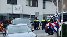 Rukojemnícka dráma sa v Holandsku skončila. Útočník vyšiel z kaviarne s rukami nad hlavou