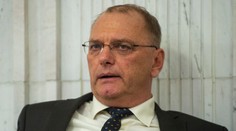 Šéfa sociálnej poisťovne zatiaľ neodvolajú. Ľubomír Vážny ustál dnešný poslanecký prieskum