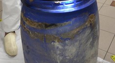 Telo Slováka našli v sude zabetónovanom pod domom. Zavraždil ho bratranec, dostal 13 rokov