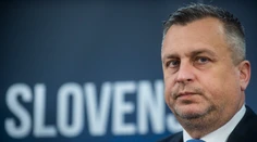Dankova SNS chce presadiť, aby mohli poslanci sobášiť. Politikov to má priblížiť k bežným ľuďom