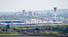 Známe aerolinky vo veľkom rušia lety. Tisíce ľudí sa zrejme nedočkajú žiadneho odškodnenia