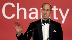 Princ William sa vrátil ku kráľovským povinnostiam. S Harrym sa však nestretol, už je späť v USA