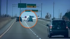 Majstrovstvo kanadského pilota: S lietadlom núdzovo pristál medzi autami na rušnej diaľnici