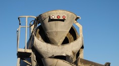 Zvláštny prípad na Kysuciach. Mŕtveho muža vytiahli z domiešavača betónu