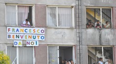 Záhraničné médiá: Pápežova návšteva Luníka IX ukázala aj to, ako sú Rómovia vylúčení