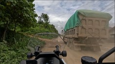 Prešiel cez daždivú Áziu aj veterný Kazachstan. Roman vyrazil na cestu okolo sveta na elektrickom motocykli