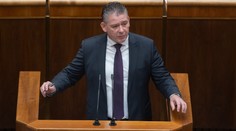 Minister Mikulec reagoval na úvahy, že by mal odstúpiť zo svojej funkcie