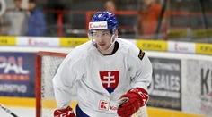 Ďalší Slovák s kontraktom v NHL. Okuliar podpísal nováčikovskú zmluvu s Floridou