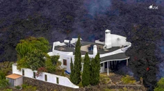VIDEO: Láva na španielskom ostrove La Palma pohlcuje luxusné vily jednu po druhej