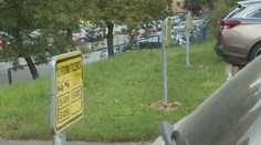 Boj so značkami na parkovisku. V Košiciach ich osádzajú súkromníci, mesto s tým nesúhlasí