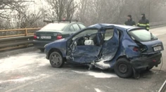 Tragický pondelok. Na ceste zahynuli dve osoby a päť je zranených