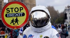 Britskí poslanci chcú prevziať od vlády kontrolu nad procesom brexitu