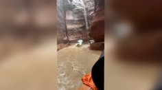 VIDEO: Zo skalného mesta Petra museli evakuovať stovky turistov. Silný dážď tam spôsobil bleskovú povodeň